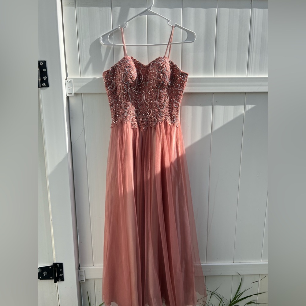 Blush pink prom dress. Dress was hemmed, ideal for someone 4’ 9” - 5’ tall